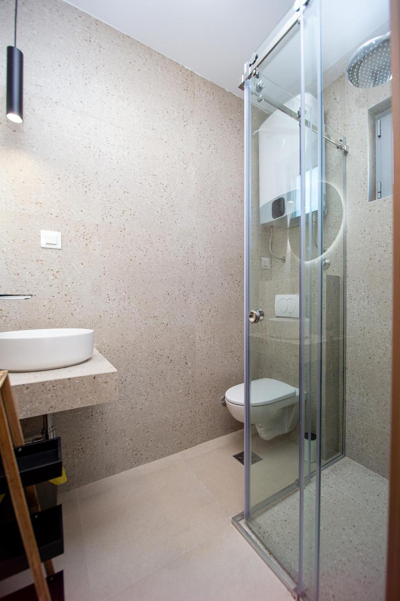 בודווה Apartments Sirena - Modern Stay With Free Parking מראה חיצוני תמונה